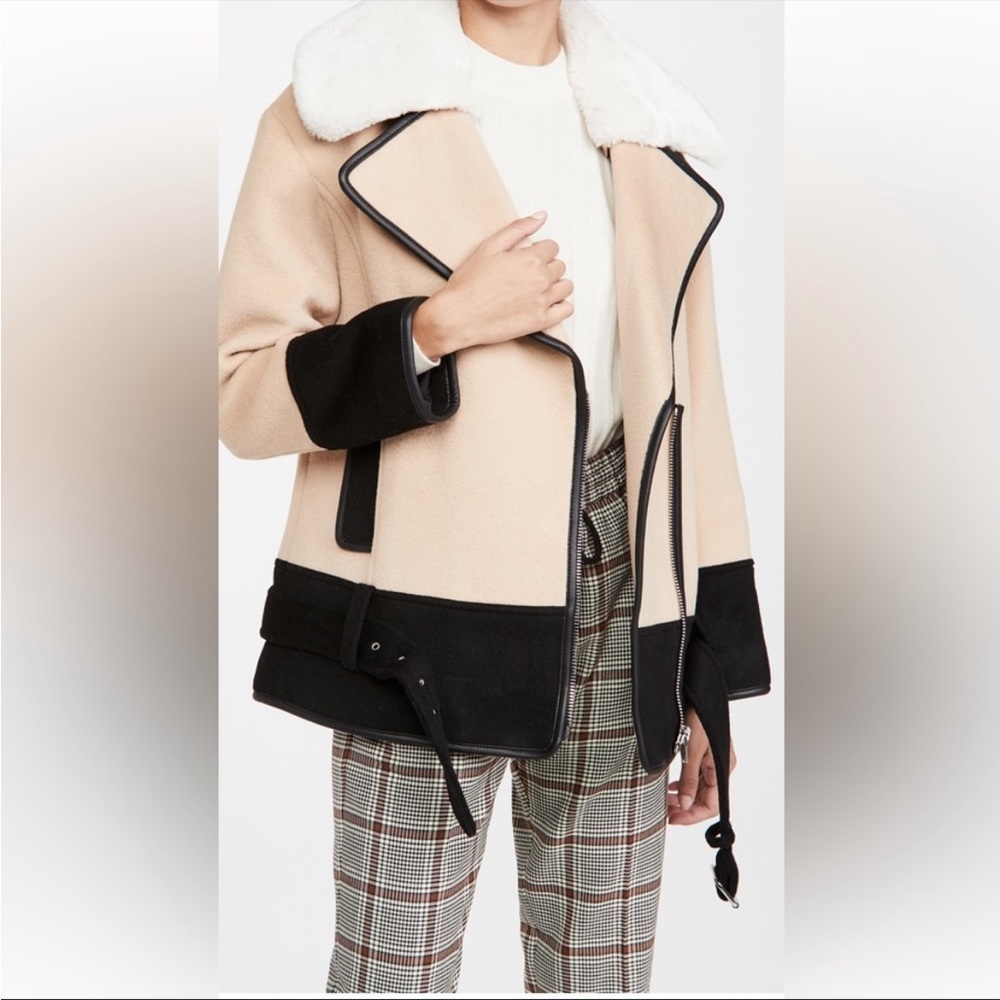 Club Monaco coat! Women’s M. Gently worn for one winter. Excellent condition!
